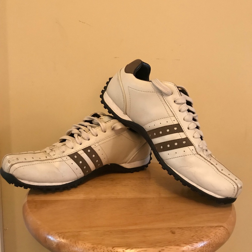 Skechers